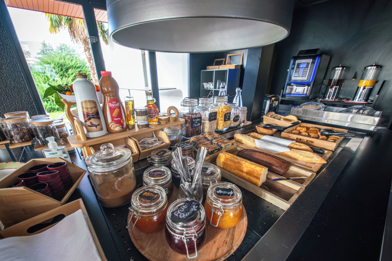 Food & Drinks 5, Brit Hotel Confort Ampaline Périgueux Est, Dordogne