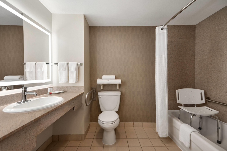 Bathroom 4, La Quinta Inn by Wyndham Vancouver Airport, Greater Vancouver