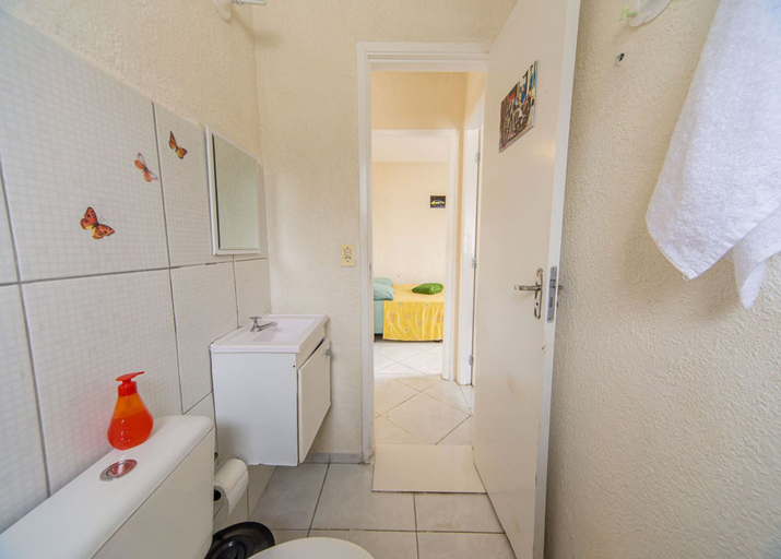Room 2, Apartamento com Wifi e Garagem no Jardim Itatins, Peruíbe