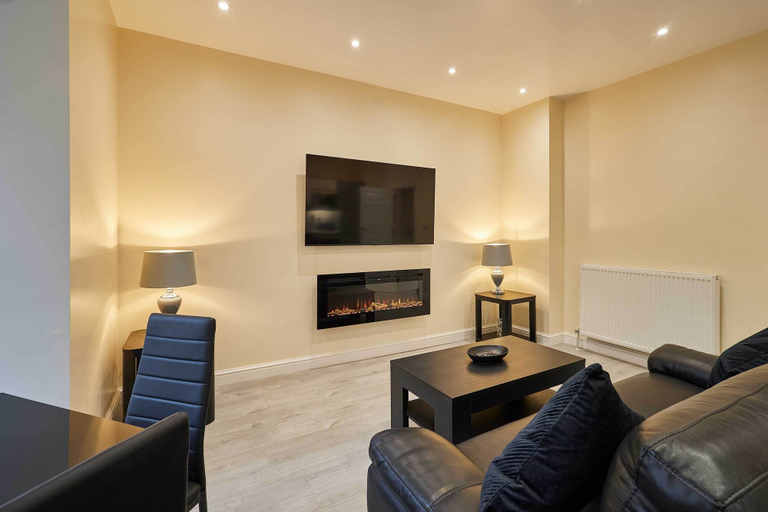 Room 3, Host Stay Ross View First Floor Apartment, North Yorkshire