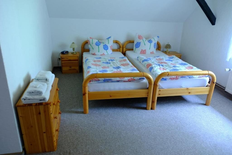 Room 4, Stara Broznja, Spree-Neiße