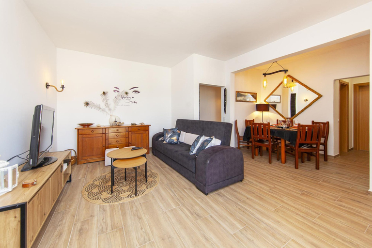 Room 5, C01 - Trindade 3 Bed Flat in Lagos, Lagos