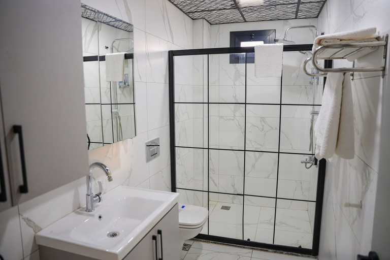 Bathroom 5, LIMONOTTO SUIT OTEL, Merkez