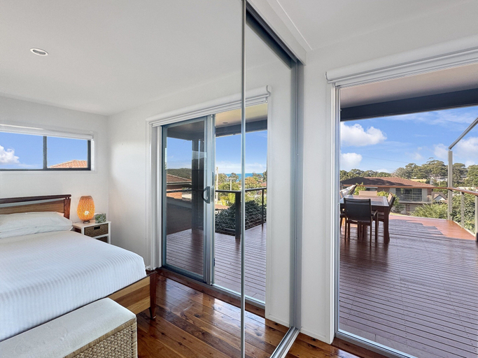 Room 2, Fab 3-bed Stay With Great Outdoors & Water Views, Eurobodalla