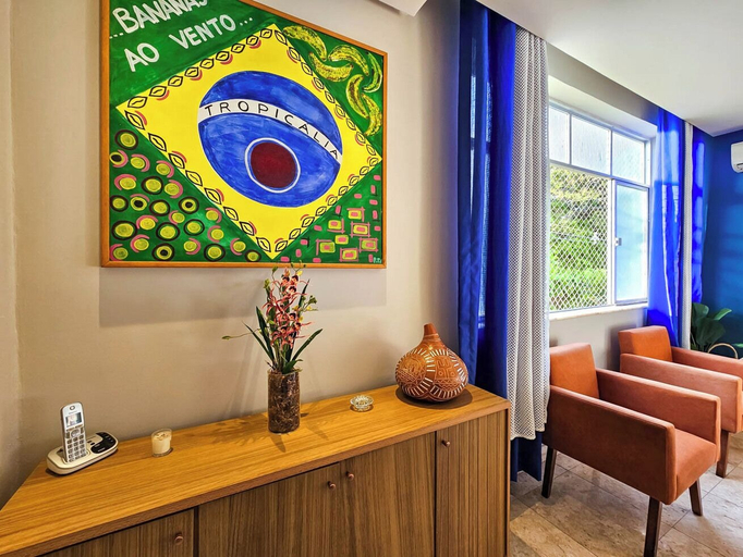 Room 4, Apto com 3 Quartos Ar e Wi-fi a 100m da Praia, Salvador