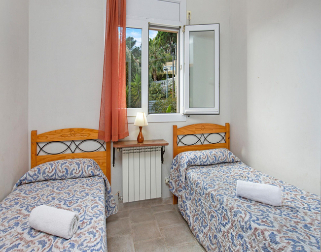 Room 2, Sea View Apartment in Lloret de Mar, Girona