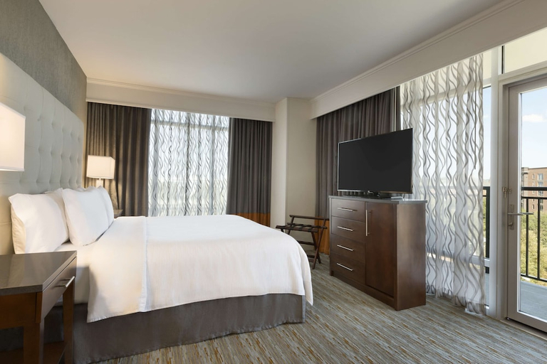 Bedroom 3, Embassy Suites by Hilton Greenville Downtown Riverplace, Greenville