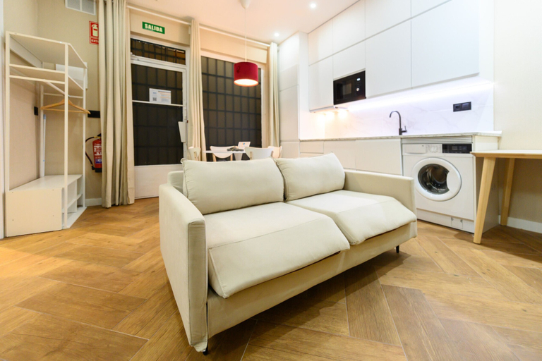 Room 2, M Nda11bii Acogedor Estudio Interior con Todas la, Madrid