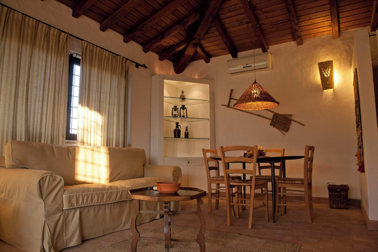 Room 2, Casale Vecchio Abruzzo Countryside Spacious and Authentic Private Villa With Pool in an Olive Grove, Pescara