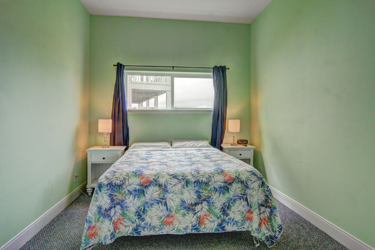 Interior 2, Casa Las Palmas - Boardwalk to the Beach!, Nueces