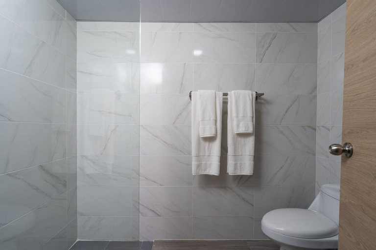 Bathroom 4, Plaza Colonial Residence By YellowKey, Distrito Nacional