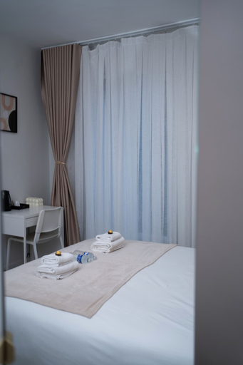 Room 4, Hôtel Sofiane, Paris