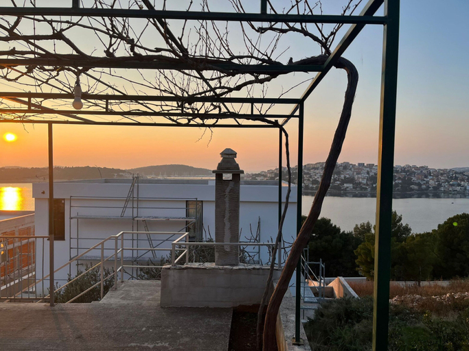 Property grounds 3, One-bedroom apartment with sea view, Rogoznica