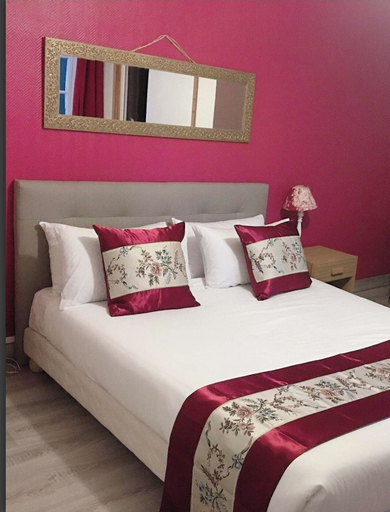 Bedroom 3, hostellerie des voyageurs, Loire