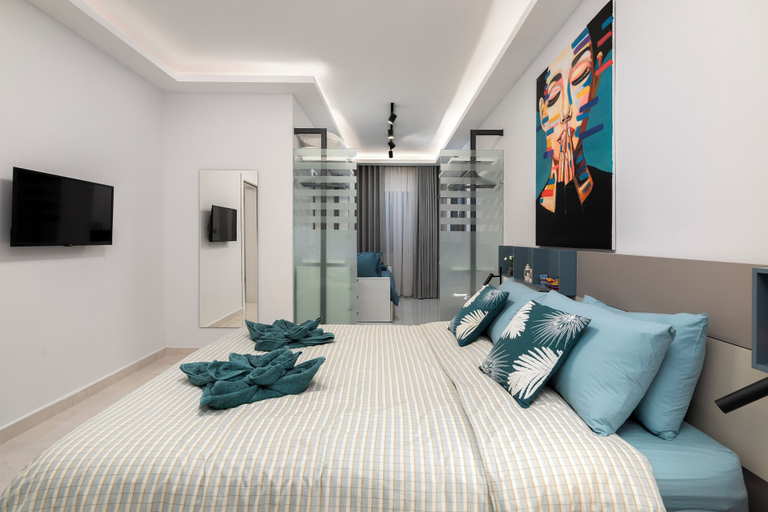 Room 5, Chic Stylish Maisonette Near Tigne Point