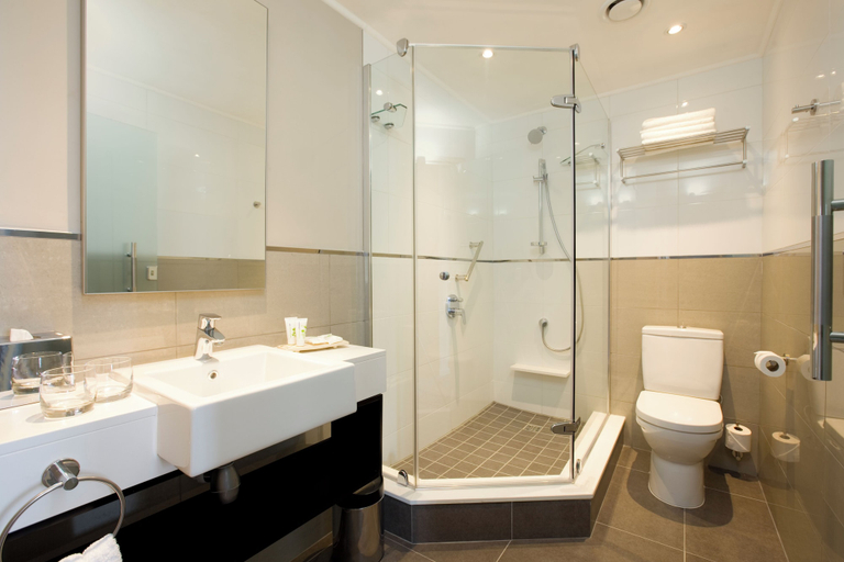Bathroom 5, Sunsquare Cape Town Gardens, City of Cape Town