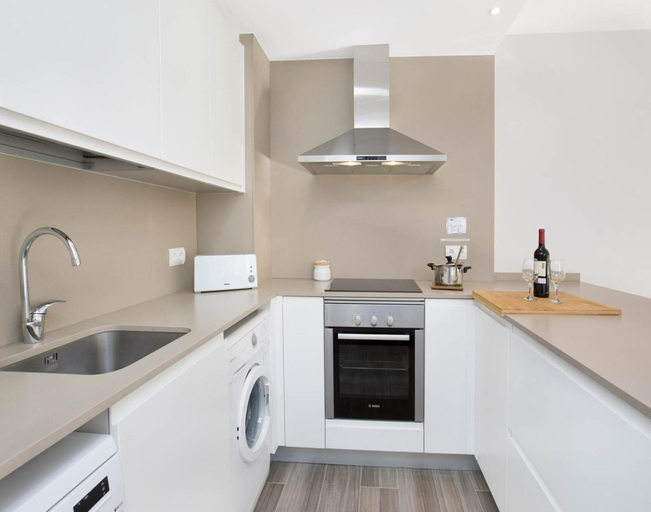 Private kitchen 3, Apartment With Shared Pool for 4 People, Girona