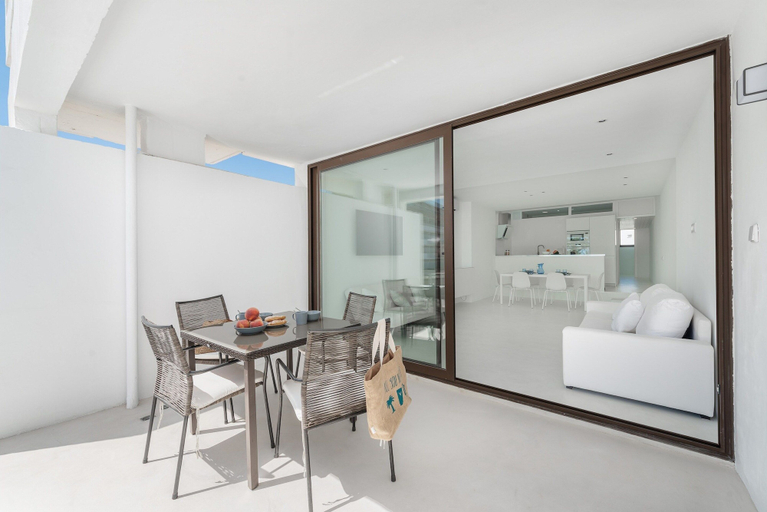 Outdoor dining, Sa Nacra - Apartment In Port D'alcudia. Free Wifi, Baleares