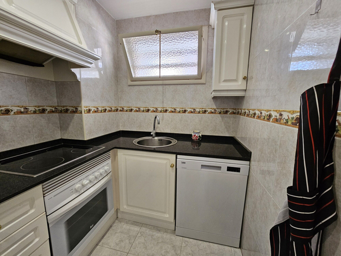 Private kitchen 2, Family-friendly Stay by Levante Beach, Alicante