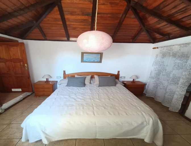 Bedroom 2, Spacious Bungalow in El Paso for Family, Santa Cruz de Tenerife