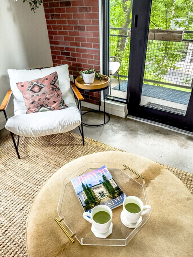 Interior 3, Lamar Treehouse, Travis