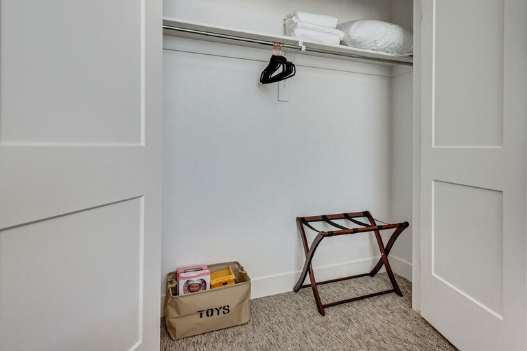 Room 5, B106 at The Heights by CDH, Davis