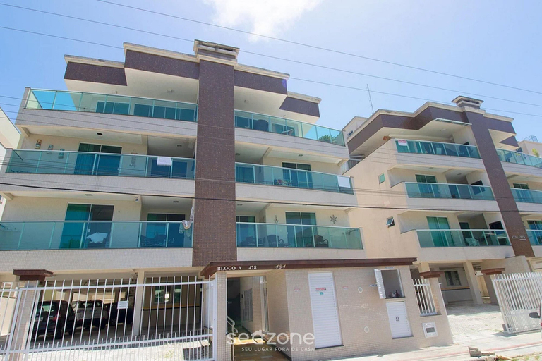 Exterior 3, 2-bed Apt w/ BBQ - Downtown Bombinhas Caa103, Bombinhas
