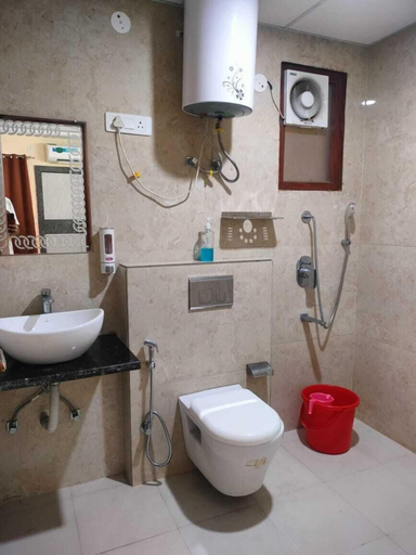 Bathroom 3, Green Vista Stays, Gurgaon