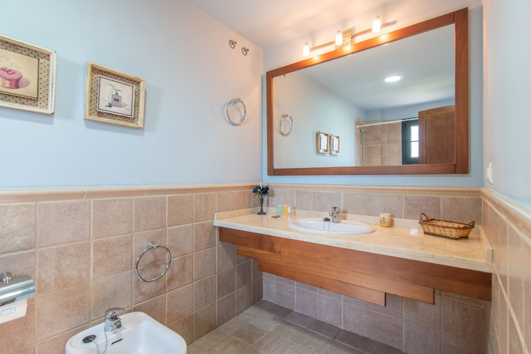 Bathroom 2, Apartment by Isla Canela Golf, Huelva