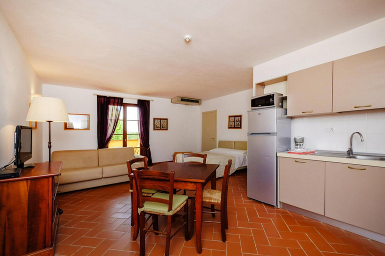 Private kitchen 4, Apartment in Piombino With Terrace, Livorno