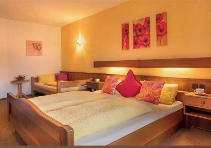 Bedroom 3, Hotel Zur Post, Passau