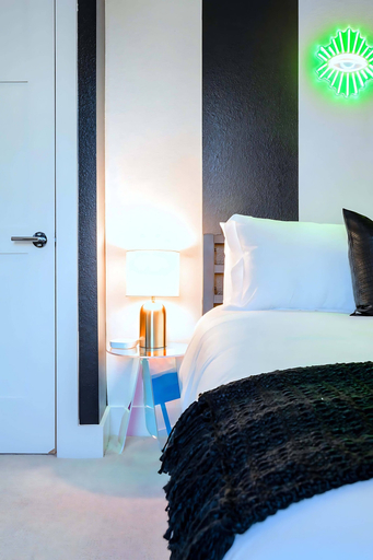 Interior 3, Group Getaway With Chess Garden and Firepit, Travis