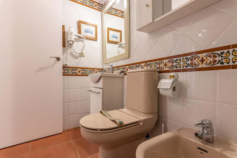 Bathroom, Beachfront Apartment in Isla Canela, Huelva