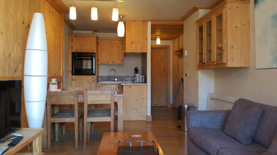 Private kitchen 4, Northern Alps Apartment With View, Isère