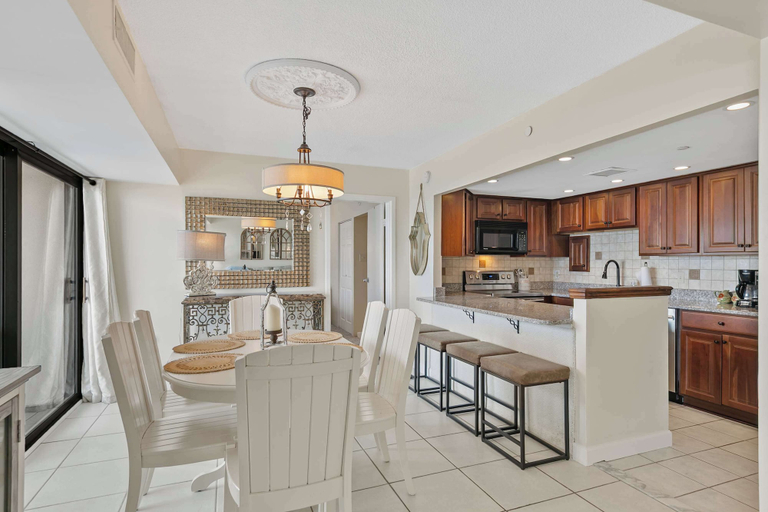 Interior 2, Stunning Condo Oceanview, Worcester