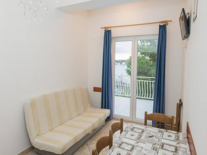 Others 4, Apartment in Brodarica Near Beach Gaj, Šibenik