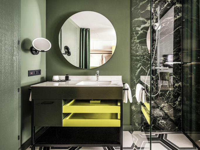 Bathroom 4, Falkensteiner Hotel Bozen WaltherPark, Bolzano