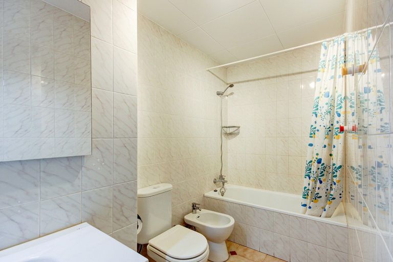 Bathroom 4, Apartment in Rosas Near Platja de Roses Beach, Girona