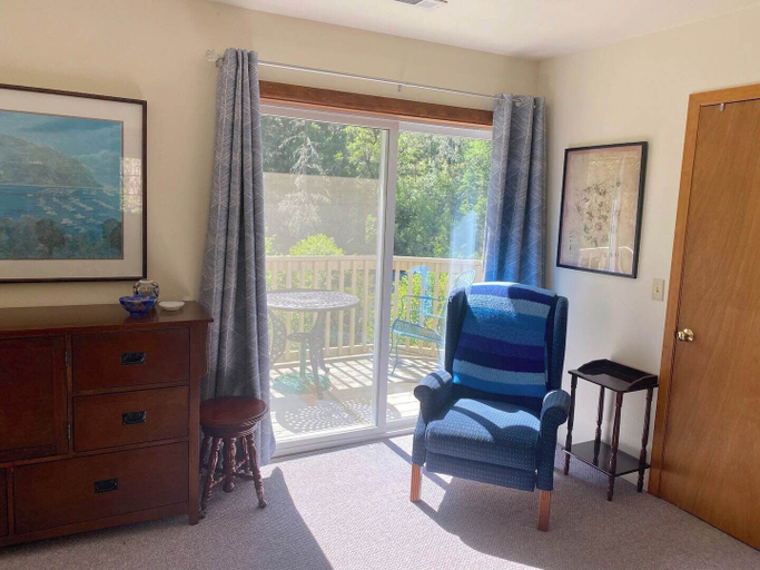 Room 2, Applegate Riverside Retreat, Jackson