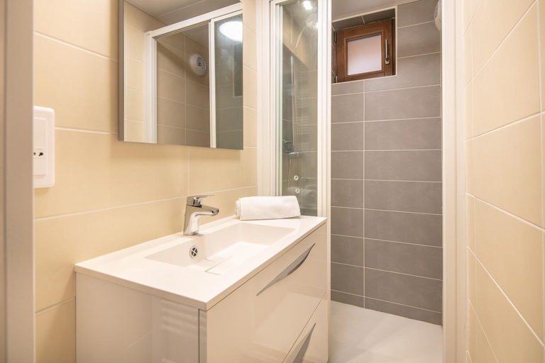 Bathroom, VVF Les Ecrins Saint-Leger-les-Melezes, Hautes-Alpes