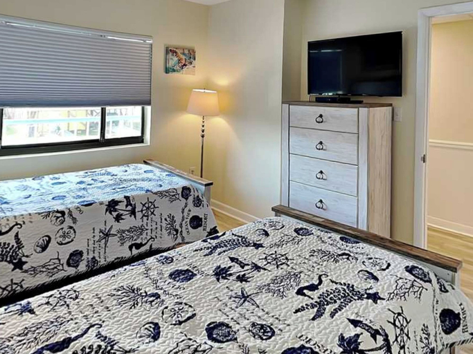 Bedroom 3, Paradise Towers by Carolina Retreats, New Hanover