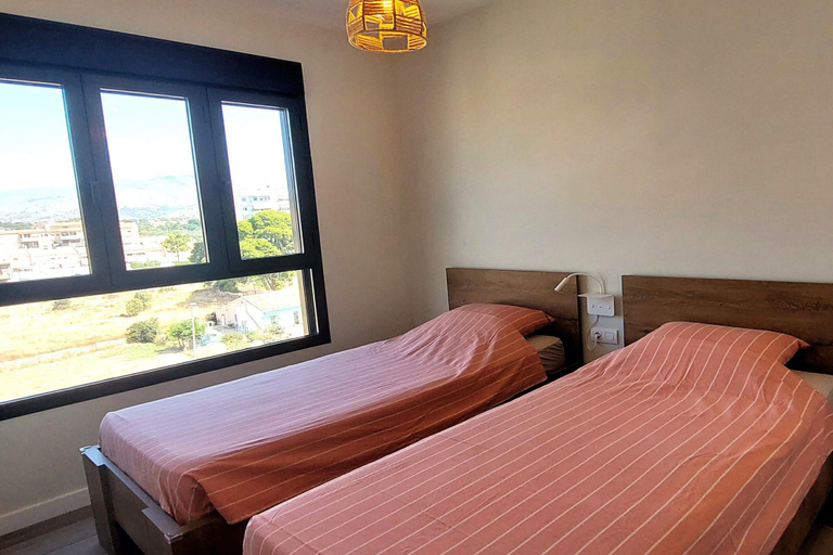 Room 4, Flat in Villajoyosa With Sea Views & Pool, Alicante