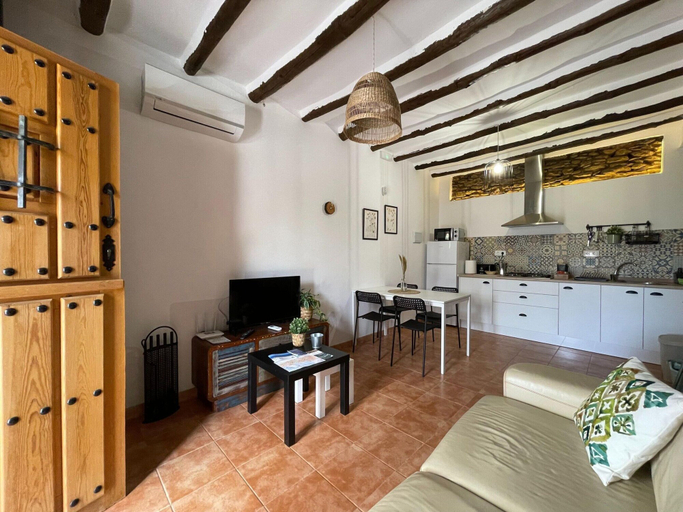 Dining 3, Chalet in Adra With Sea & Mountain Views, Almería