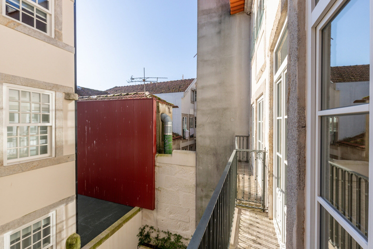 View from property 3, Cozy Getaway in Porto With Balcony, Porto