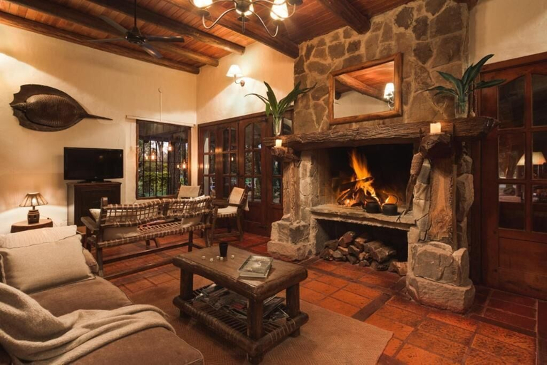 Living area, Nandereta Lodge, San Martín