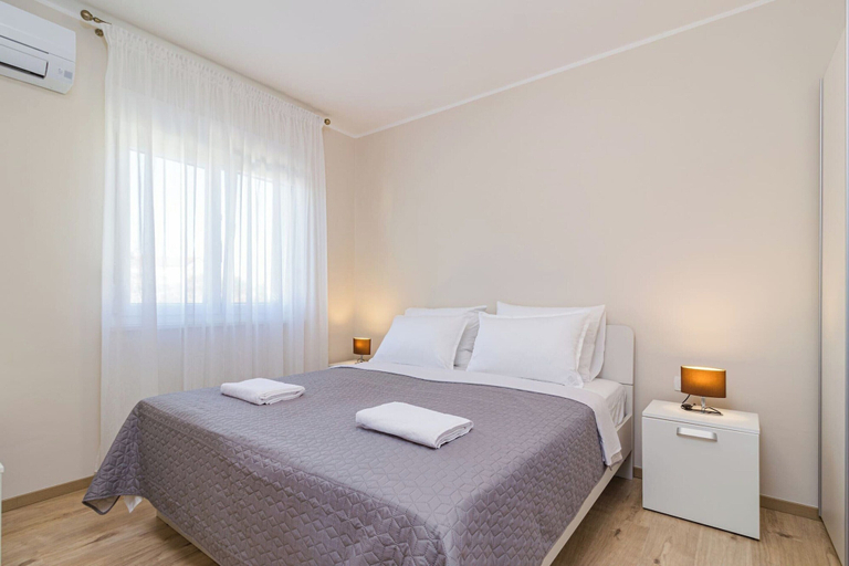 Room 5, Apartment in Medulin Near Bijeca Beach, Medulin