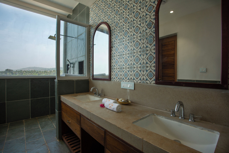 Bathroom 2, Amã Stays & Trails Athaang, Dapoli, Ratnagiri