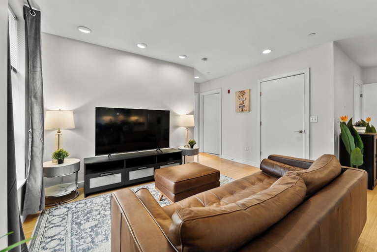 Interior 5, Furnished Apartment near BMC, Boston