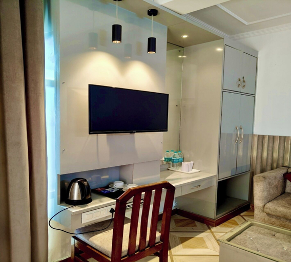 Others 5, Hotel Ratan Palace, Dehradun
