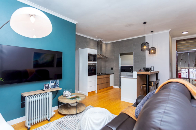 Room 4, Burmeister Circle by Ctha, City of Cape Town